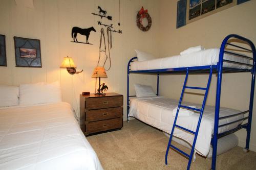 Mammoth Ski & Racquet Club #67 - image 12