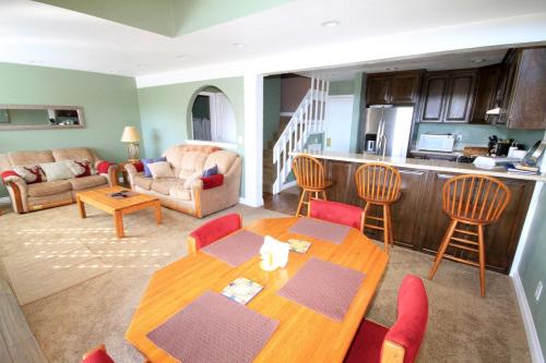 Mammoth Ski & Racquet Club #66 image