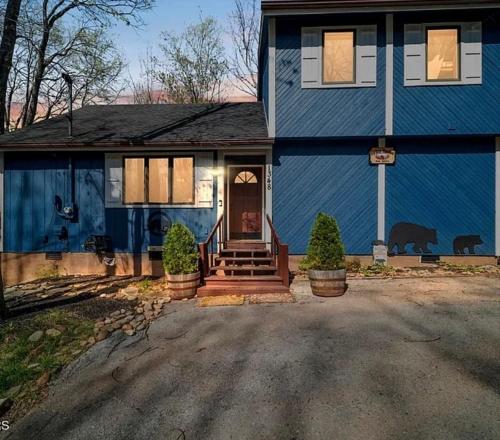 The Dylan House home