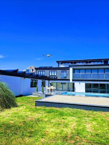 Palm Court Hotel Suites