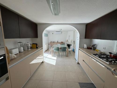 Maison entiere 10-12 personnes a Goldra de cima Loule in Santa Bárbara De Nexe