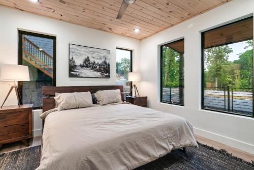 Cozy Retreat Luxurious stay with Pool & Hot Tub