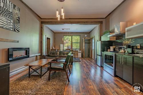 . Downhill Lodge Condominium