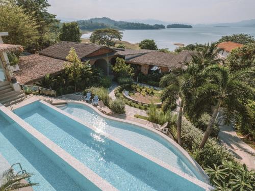 Le La Lake Resort and Spa - 수영장