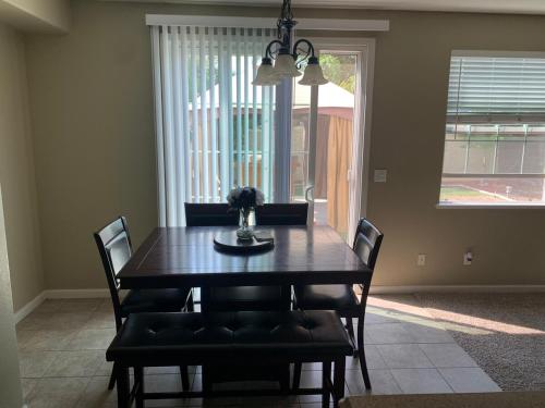 Furnished five bedroom and gated community in Patterson