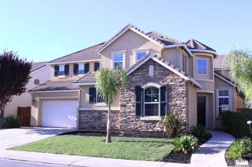 Furnished five bedroom and gated community in Patterson