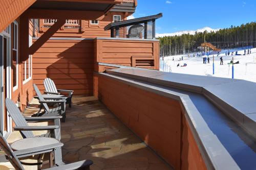 Balcony/terrace, Exclusive Slopeside Luxury at Peak 8, Ski In-Ski Out with Hot Tub and Pools in Four O'Clock
