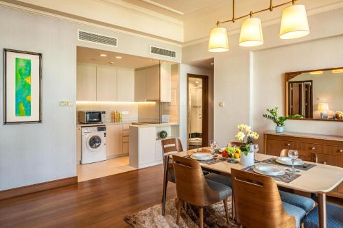 Kitchen, Treetops Executive Residences near Unique Seafood Market