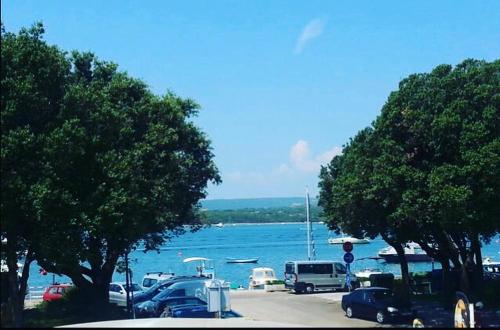  Triglav Studio Apartments, Ferienwohnung in Punat