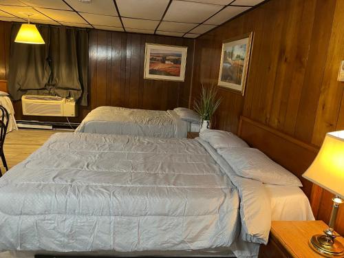 Superlodge – Dover, DE
