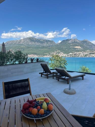 Azurno Pristaniste 3 in Zvinje