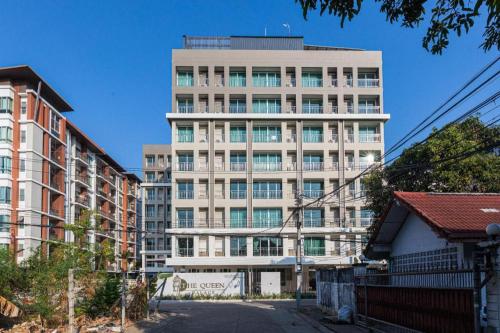 The Queen Palace, Pak Kret