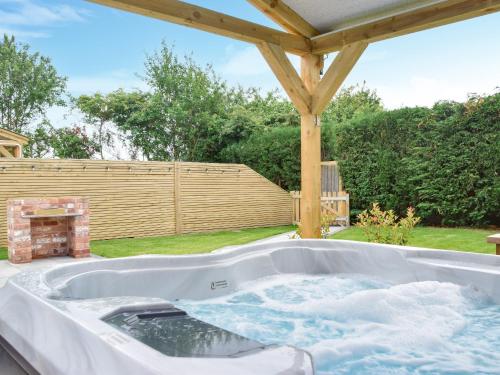 Glamping Pod 1 - Uk49949