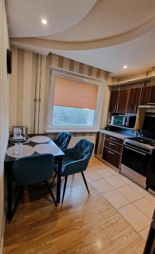 keuken, Erdvus 3 kambarių butas Ventos 22 (Erdvus 3 kambariu butas Ventos 22) in Mazeikiai