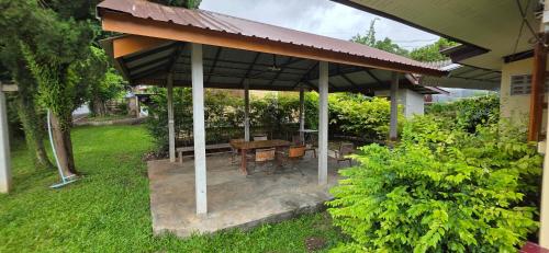 P.L.P Guesthouse - Mae Hong Son - 정원