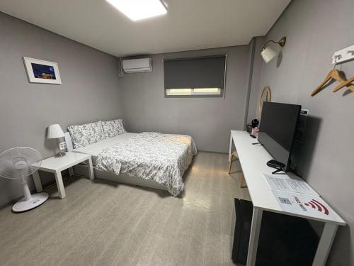 Double Room with Private Bathroom image 10
