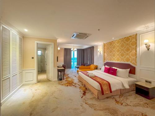 room detail thumbnail 0