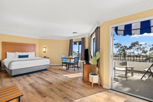 ทราเวลลอดจ์ ซาน เคลเมนเต บีช (Travelodge by Wyndham San Clemente Beach) in ซานเคลเมนเต (CA)