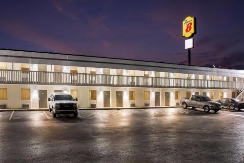 Super 8 by Wyndham Brownsburg in Brownsburg, USA