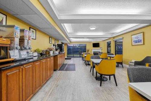 Days Inn by Wyndham Salem - image 13