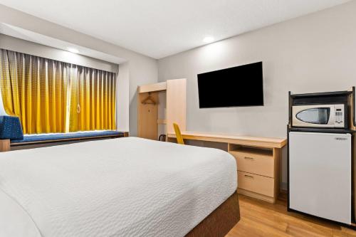 Microtel Inn and Suites - Salisbury - image 8