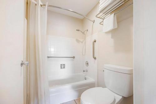 Rodeway Inn Albany - image 14