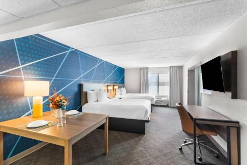 Comfort Suites Austin Airport - image 7