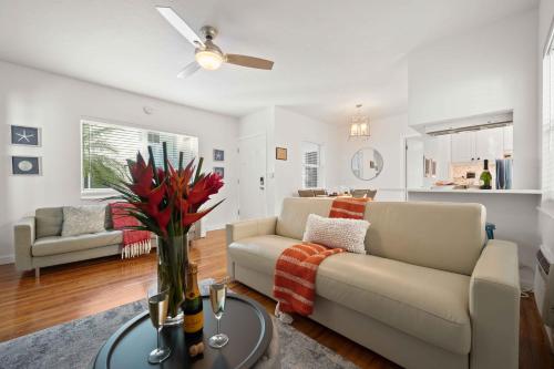 Condo by the Beach King Beds Lush Patio w BBQ Breakers Key One H0MES, Fort Lauderdale (zdjęcie 6)