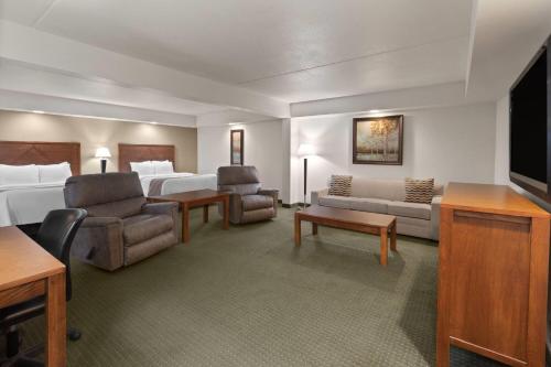 Sleeps 6