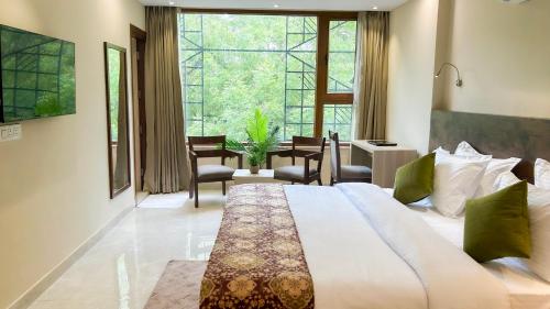 room detail thumbnail 0