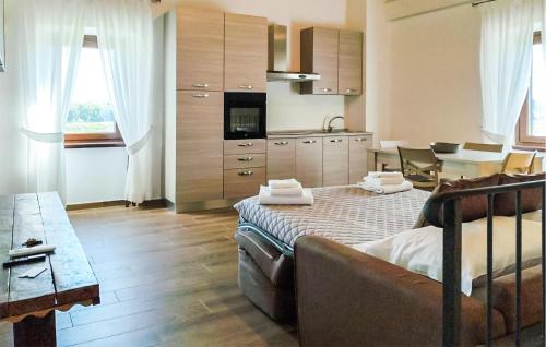 virtuve, Stunning Apartment In Lubriano With Sauna in Lubriano