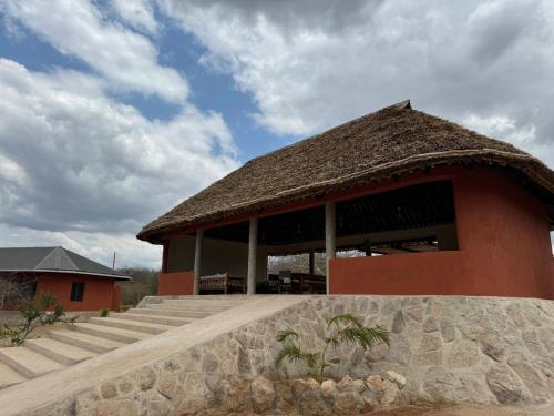Kamungi Bandas in Tsavo