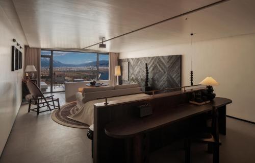 Double Room with Mountain View image 10