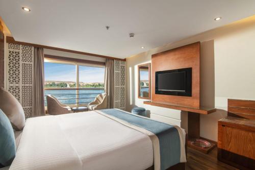. 4 nighhts luxury Nile cruise from Luxor to Aswan