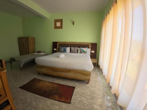 1 double bed