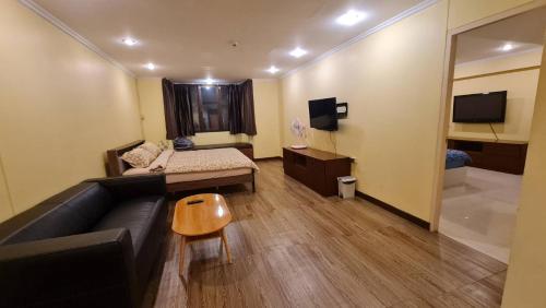 Comfort 1BR 2 King Beds, Best Value Stay, near Bts Nana, Bangkok (photo 8)