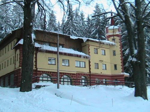 Turistická ubytovna Zámeček - image 3
