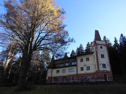 Turistická ubytovna Zámeček - main image