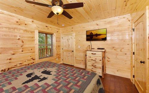 Charlie Brown's Cabin・Hot Tub・Game Room・Community Pool + Mini Golf - image 3