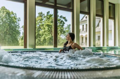 Peldbaseins, Dwor Kombornia Hotel&SPA in Kombornia
