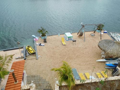 Appartement Jan Sofat met strand aan het Spaanse water in Nieuwpoort