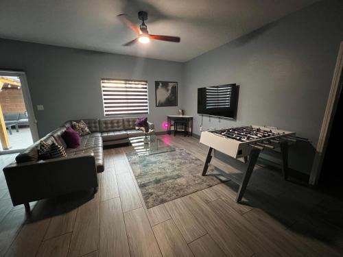 Family Friendly Contemporary House with Pool, Las Vegas (zdjęcie 9)