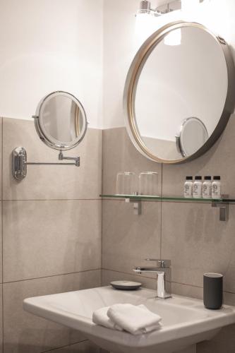 One-Bedroom Apartment - Annex
