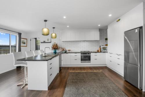 Hilltop Haven - Whangamatā