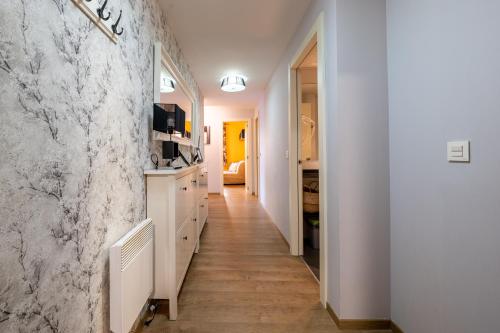 Barthe Holidays I Apartamento rustico en El Tarter 6PAX I Gran terraza con vistas al valle, ideal pa in Incles