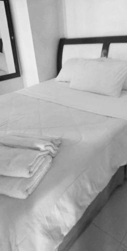 Birch Tower - 1BR with balcony, Manila