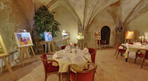 Hotel de Paris - image 2