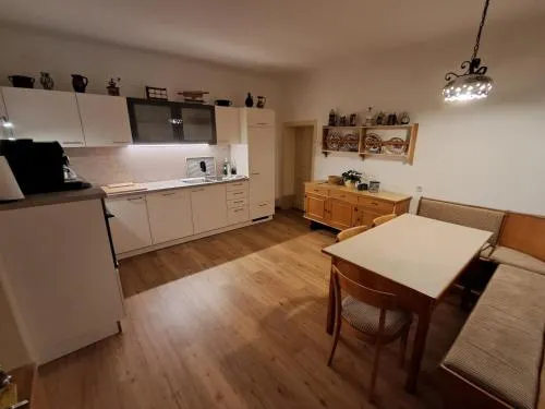 Bauernhaus mit großem Innenhof und Garten - ideal für große Gruppen in Seefeld-Kadolz, Österreich