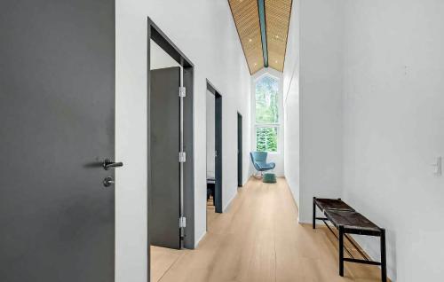 Comoditats, Luxury Lake House With Activities For All in Sunds