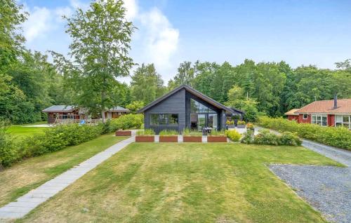 Comoditats, Luxury Lake House With Activities For All in Sunds